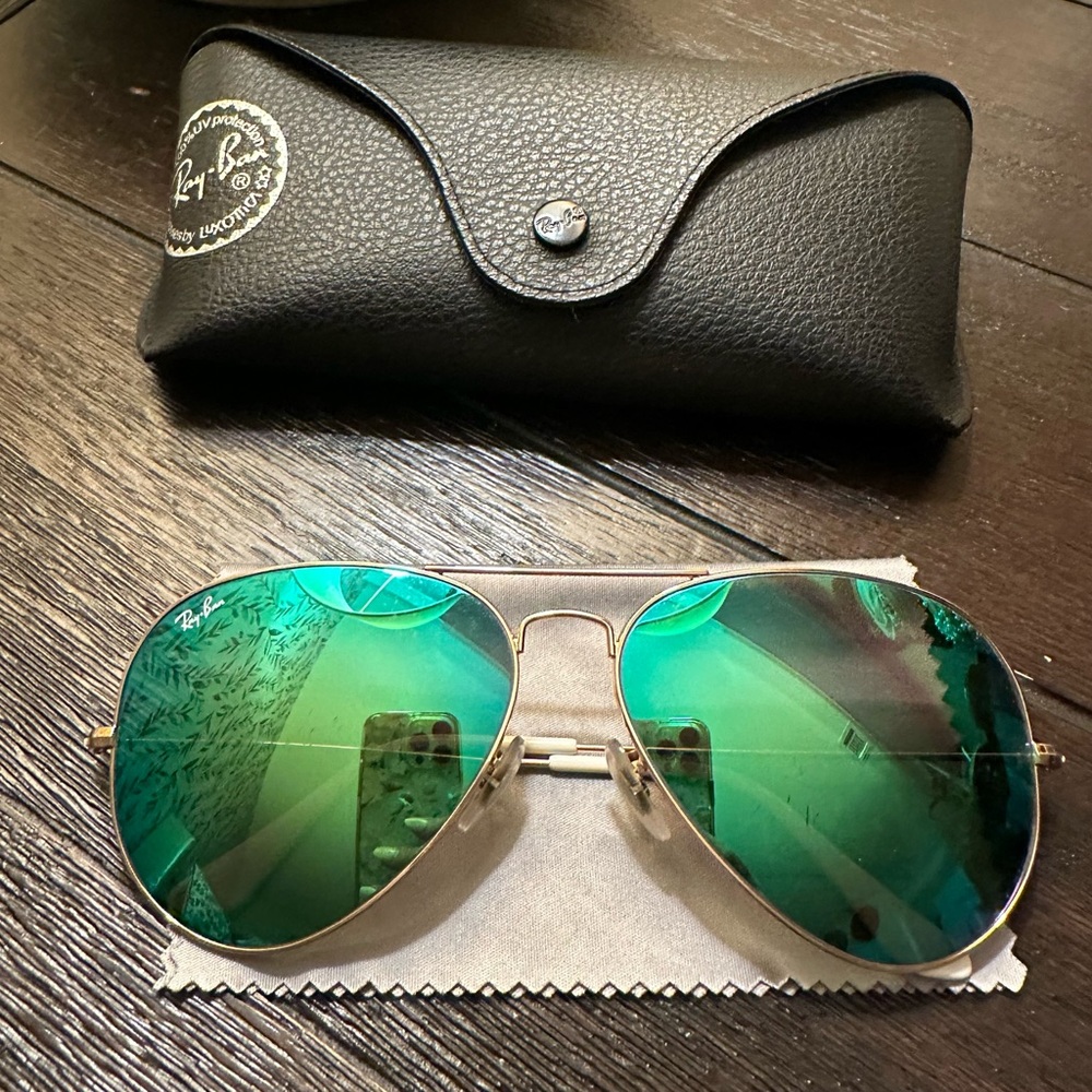 Ray-Ban Classic Aviator Sunglasses